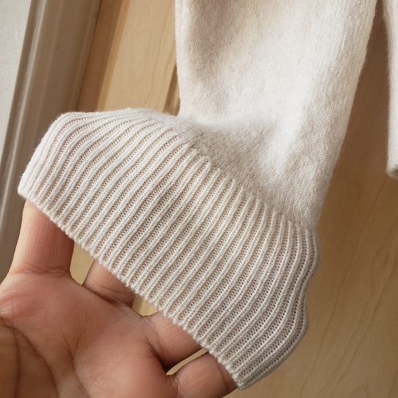 Wilfred White V-Neck Sweater - Picture 6 of 12